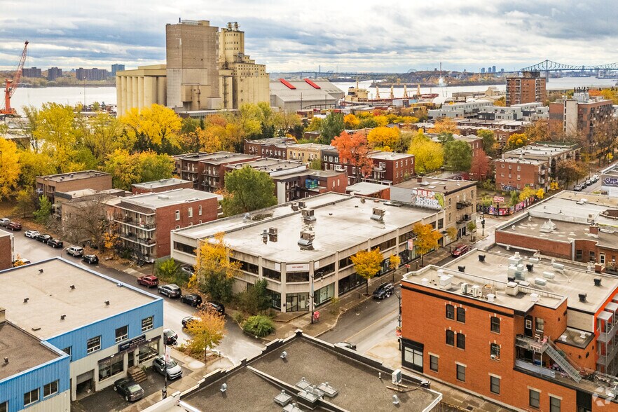 More Photos Of 3890 Rue Sainte-Catherine E, Montréal Loft Creative Space For Lease