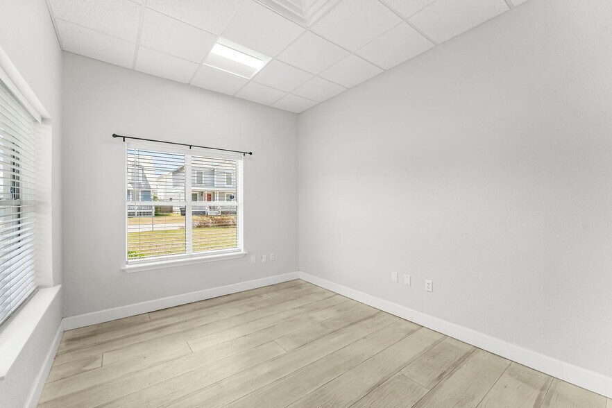 More Photos Of 5907 Sr-22, Panama City Funeral Home For Lease