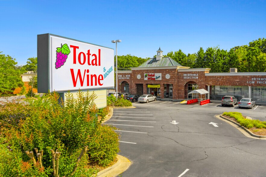 More Photos Of 2976 Battleground Ave, Greensboro Freestanding For Sale