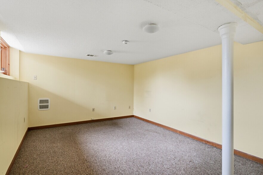 More Photos Of 131 Main St, Hatfield Loft Creative Space For Lease