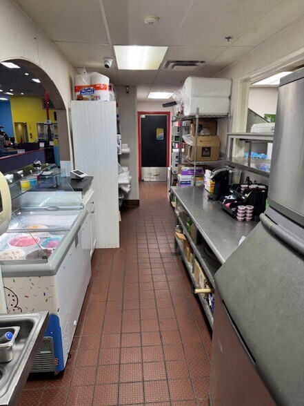 More Photos Of 2040 Schillinger Rd S, Mobile Freestanding For Lease