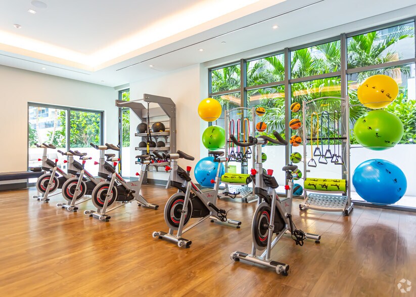 More Photos Of 86 SW 8th St, Miami Apartments For Lease