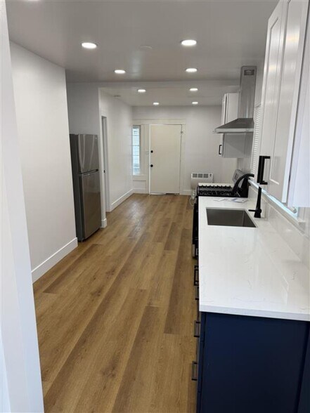 More Photos Of 515 E 21st St, Los Angeles Apartments For Sale