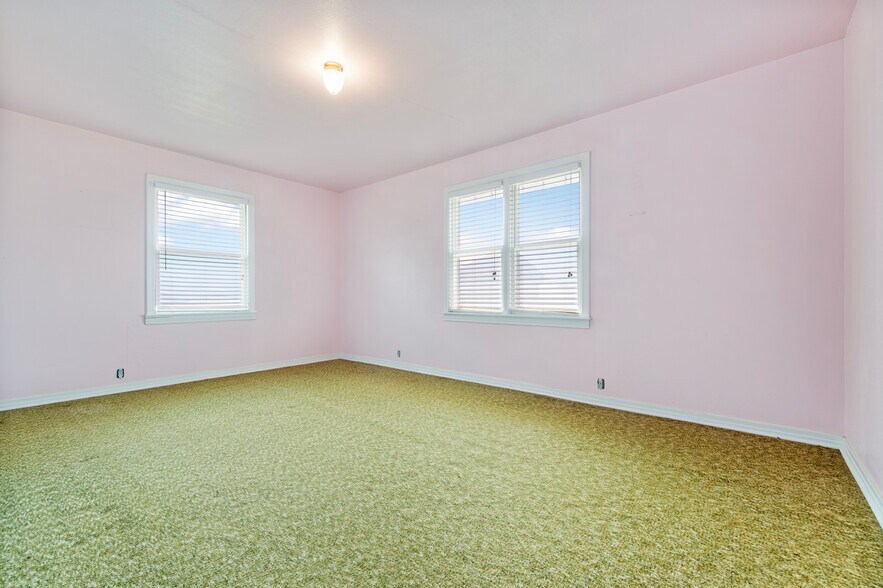 More Photos Of Helton Ranch, Briscoe Land For Sale