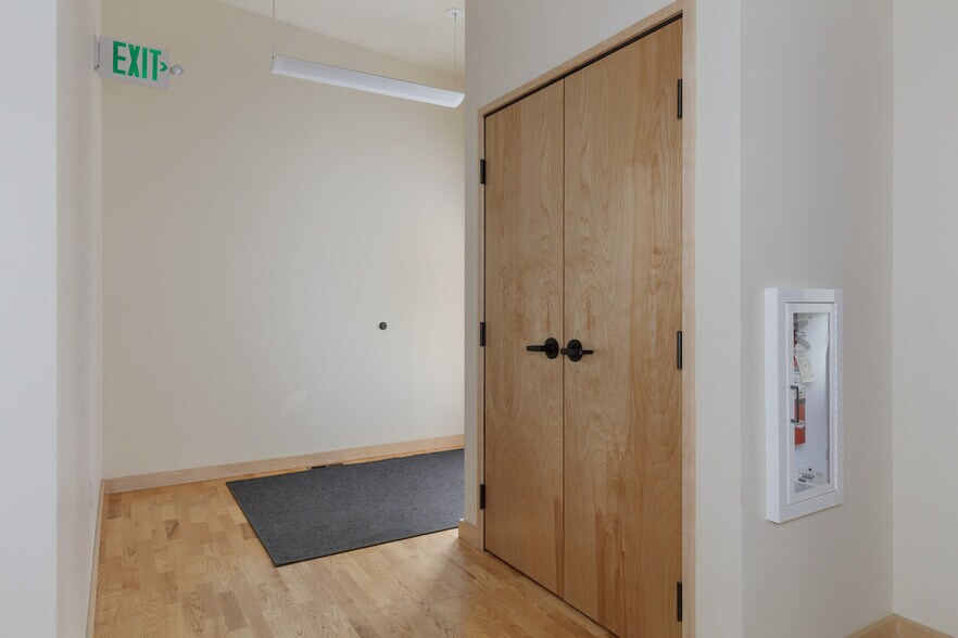 More Photos Of 3239 Cascade Ave, Hood River Office Residential For Lease