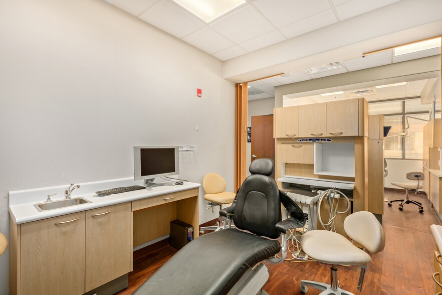 More Photos Of 9179 W Thunderbird Rd, Peoria Medical For Sale