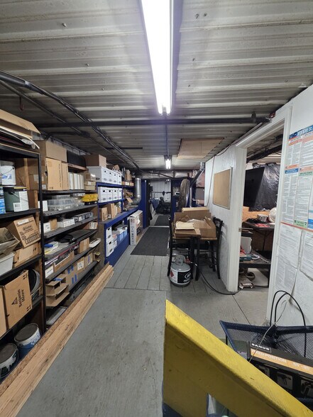 More Photos Of 6401 Thompson Rd, Syracuse Auto Repair For Lease