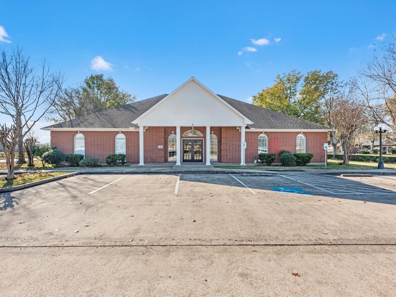 Primary Photo Of 910 Fairmont Pky, Pasadena Storefront Retail Office For Sale