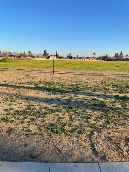 Primary Photo Of Alta Avenue @ Kamm Avenue, Dinuba Land For Sale