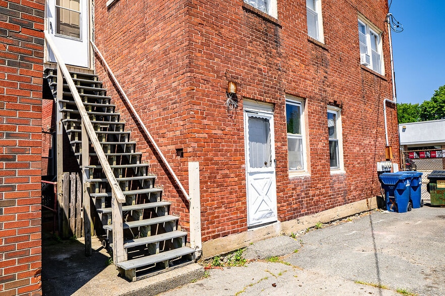 More Photos Of 272 Sawyer St, New Bedford Apartments For Sale