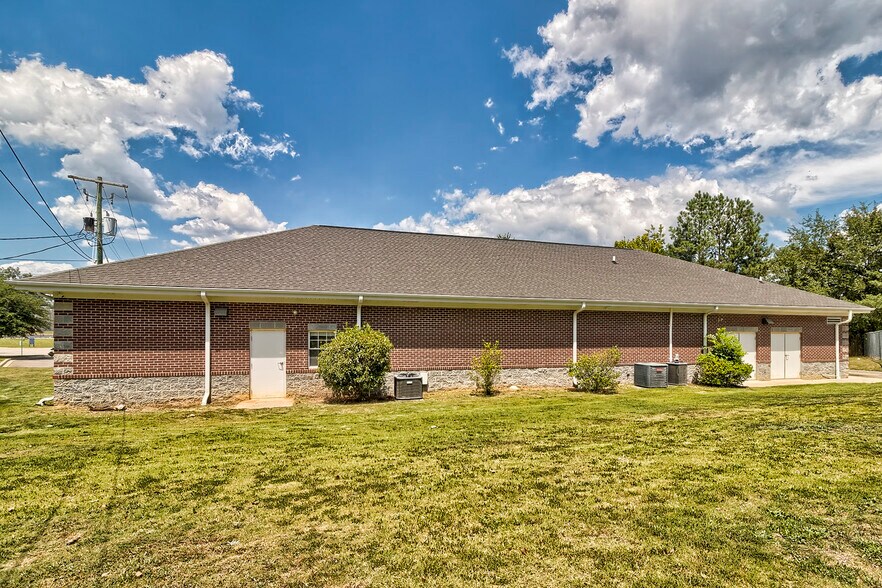 More Photos Of 811 Sunset Blvd, West Columbia Medical For Sale