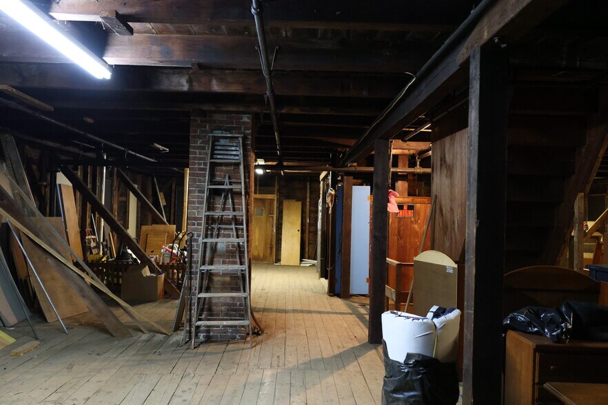 More Photos Of 9 Chestnut St, Dover Freestanding For Sale