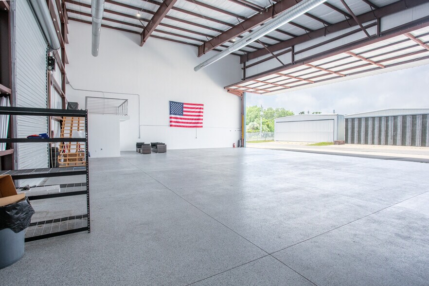 More Photos Of 1001 Airport Rd, Destin Airplane Hangar For Sale