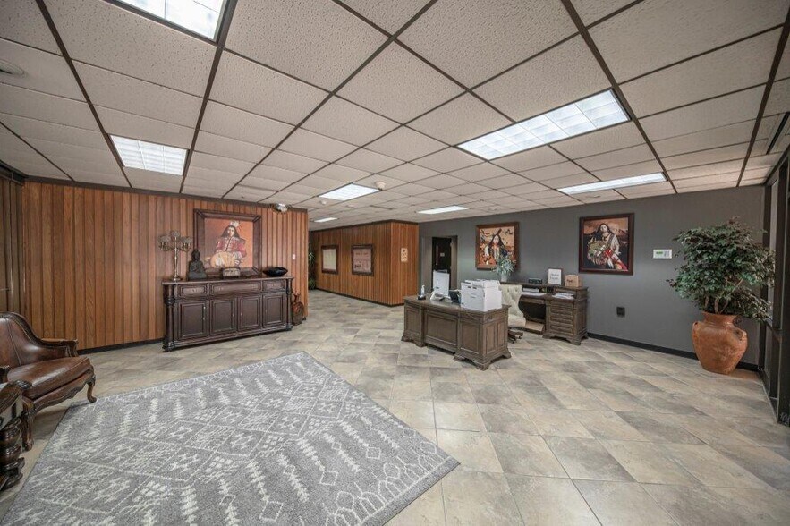 More Photos Of 125 W Missouri Ave, Midland Office For Lease