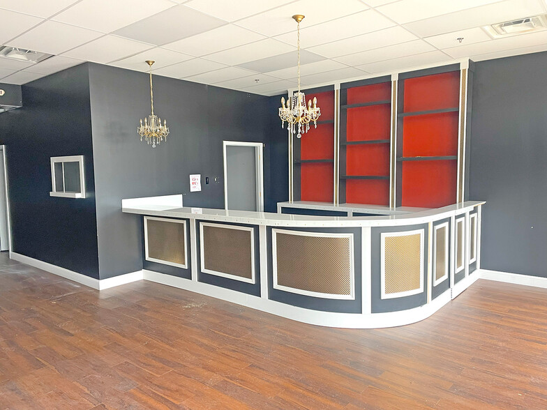 More Photos Of 2985 Liberty Rd, Lexington General Retail For Lease