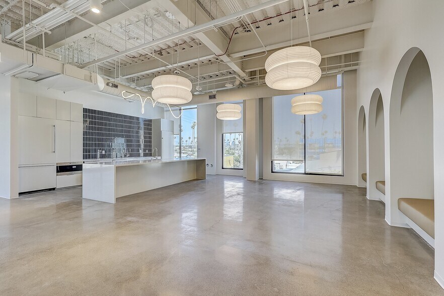 More Photos Of 3101 W Exposition Blvd, Los Angeles Medical For Lease