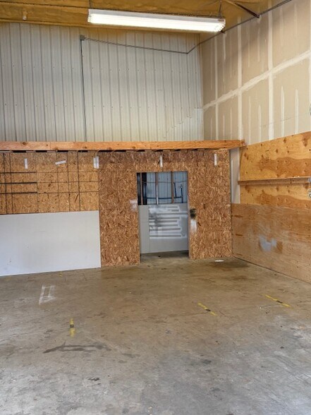 More Photos Of 56 River Rd, Chatham Industrial For Lease