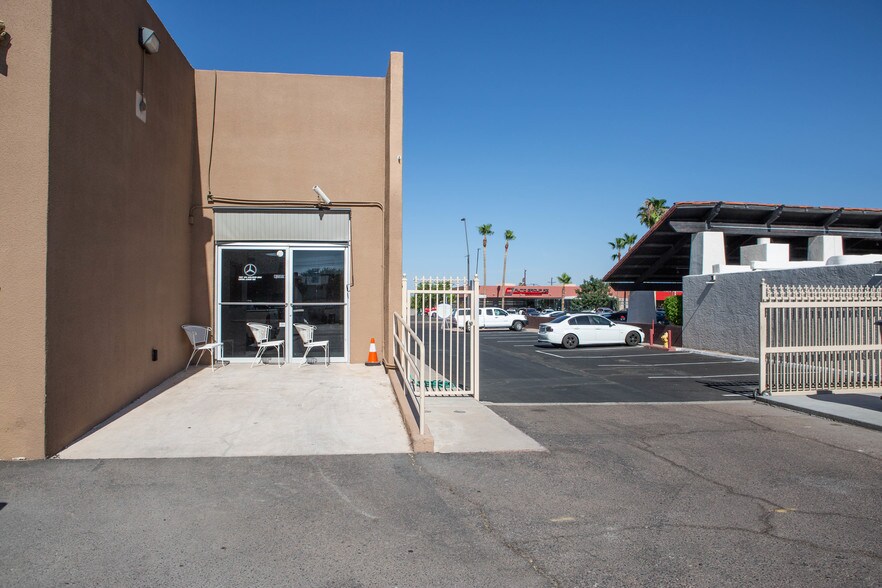 More Photos Of 2650 N Scottsdale Rd, Tempe Auto Dealership For Sale