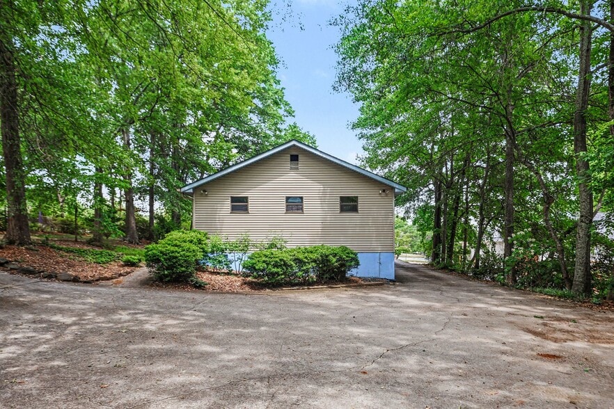 More Photos Of 8493 Campbellton St, Douglasville Office For Sale