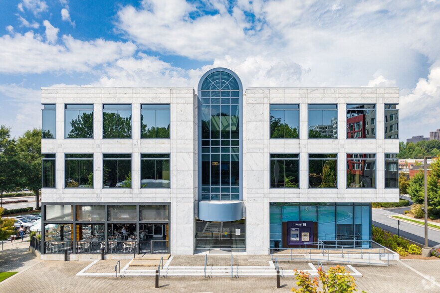 More Photos Of 121 Perimeter Ctr W, Atlanta Coworking Space