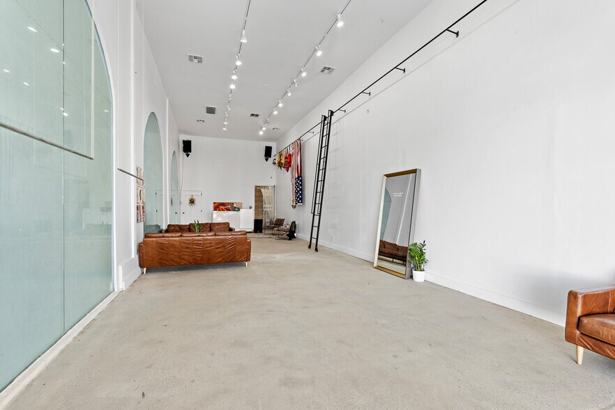 More Photos Of 7450-7454 Melrose Ave, Los Angeles Storefront For Lease