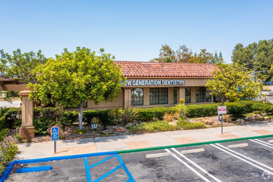 More Photos Of 27678-27766 Santa Margarita Pky, Mission Viejo Unknown For Lease