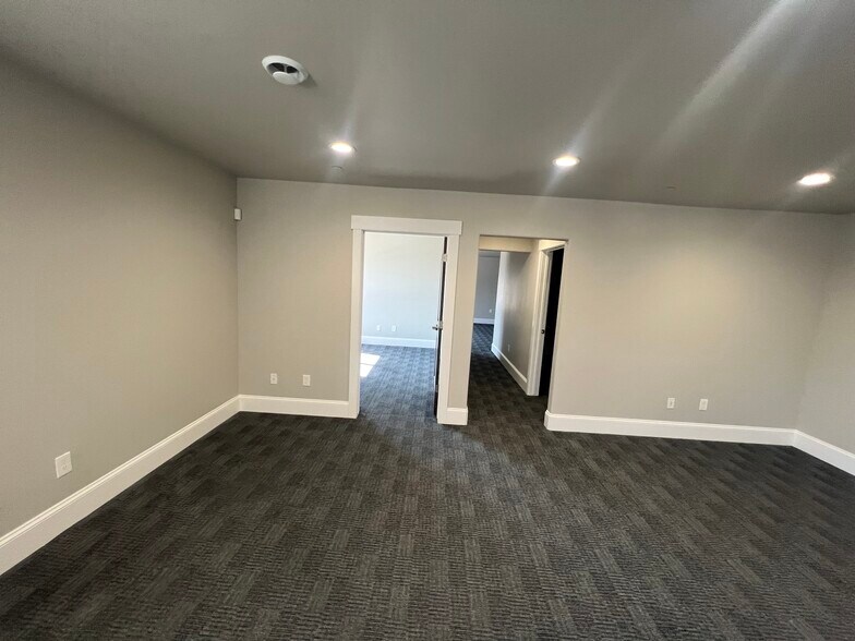 More Photos Of 472 E 1750 N, Vineyard Office For Lease