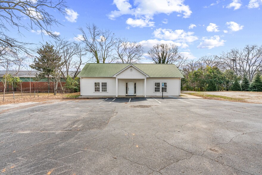 More Photos Of 107 Hillcrest Ave, Simpsonville Office For Sale