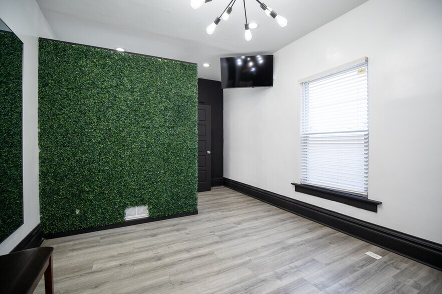 More Photos Of 6632 E Truman Rd, Kansas City General Retail For Sale