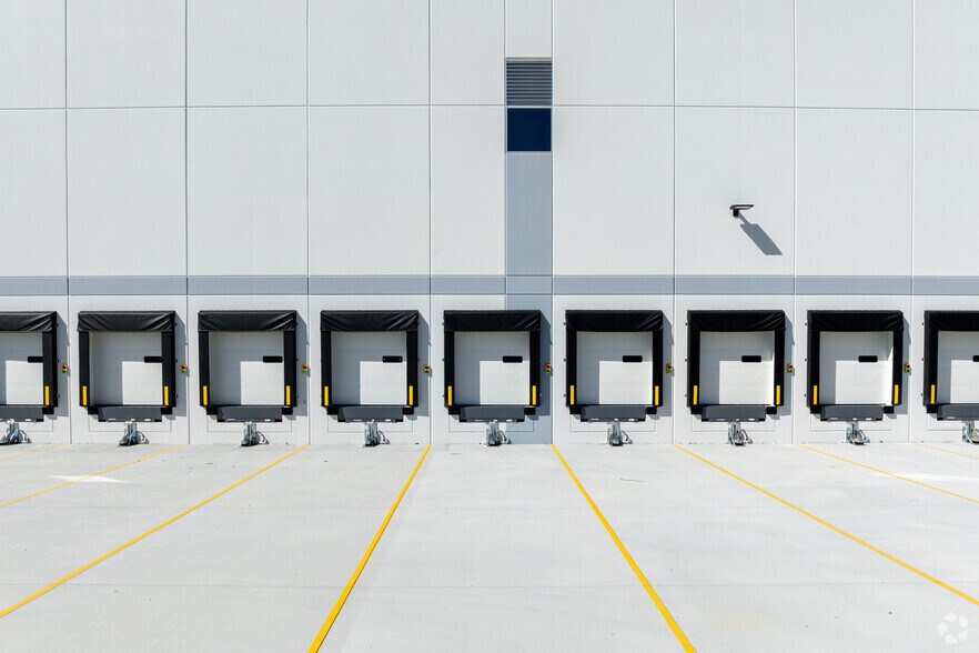 More Photos Of 85 Main St, Spotswood Manufacturing For Lease