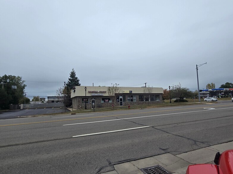 More Photos Of 2250 Pontiac Rd, Auburn Hills Office For Lease