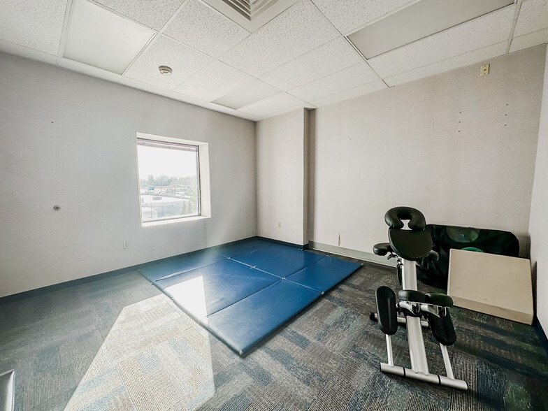 More Photos Of 2900 Plank Rd, Altoona Restaurant For Lease