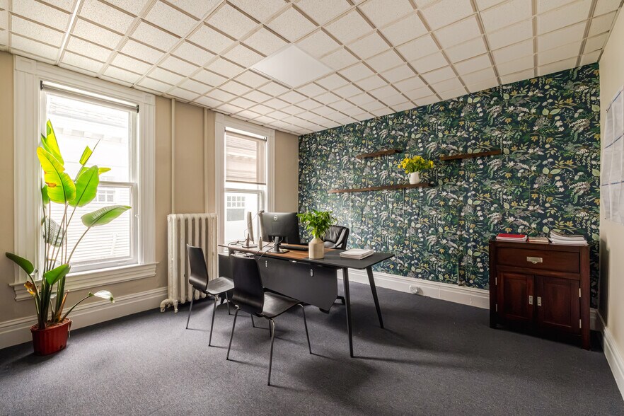 More Photos Of 437 E Allen St, Hudson Office For Sale