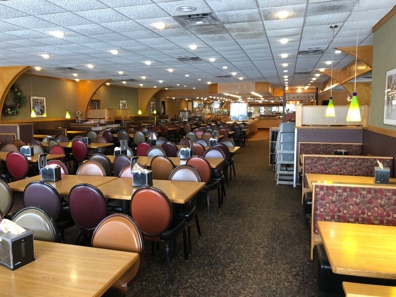 More Photos Of 2613 E Clairemont Ave, Eau Claire Restaurant For Lease
