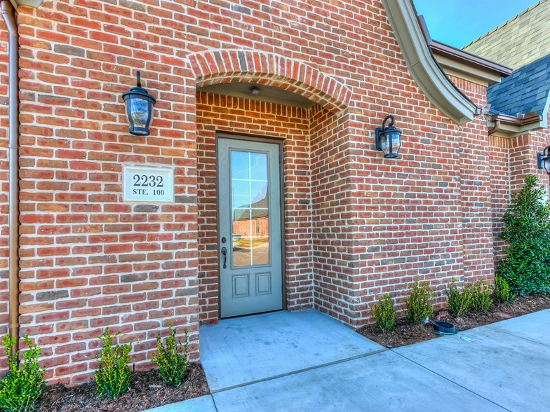 More Photos Of 2232 NW 36th Ave, Norman Office For Sale