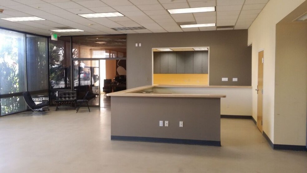 More Photos Of 5301 Exchange St, Los Angeles Service For Lease