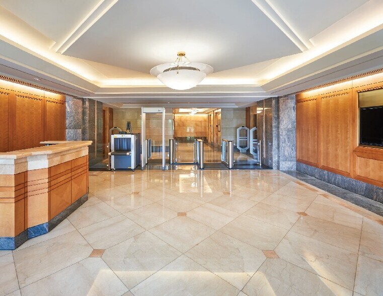 More Photos Of 445 12th St SW, Washington Office For Lease