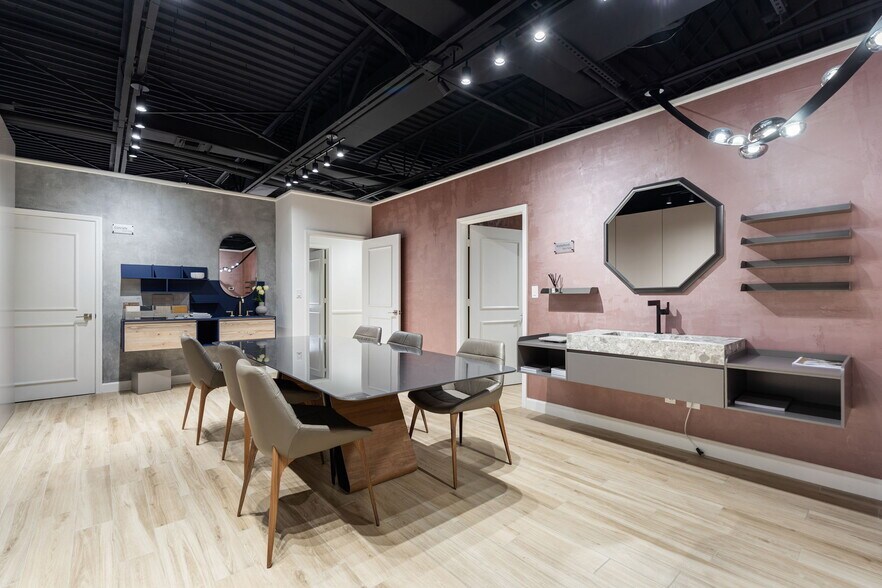 More Photos Of 800 Harbour Dr, Naples Office For Lease