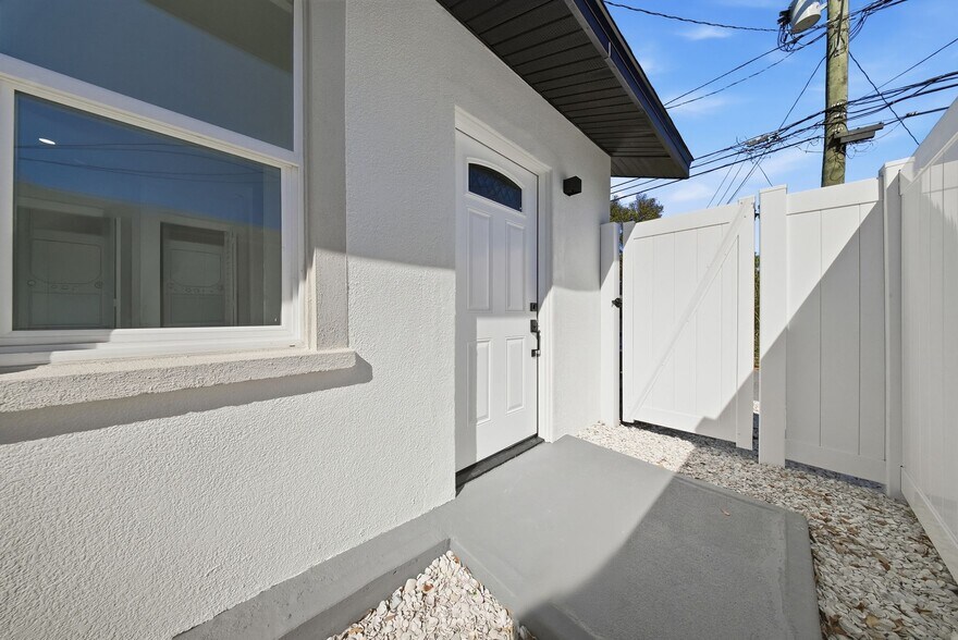 More Photos Of 2051 1st Ave N, Saint Petersburg Office Residential For Sale