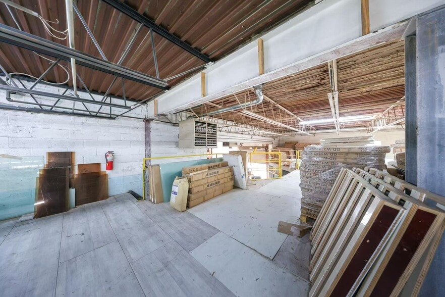 More Photos Of 1015 Pennsylvania Ave, Linden Manufacturing For Sale