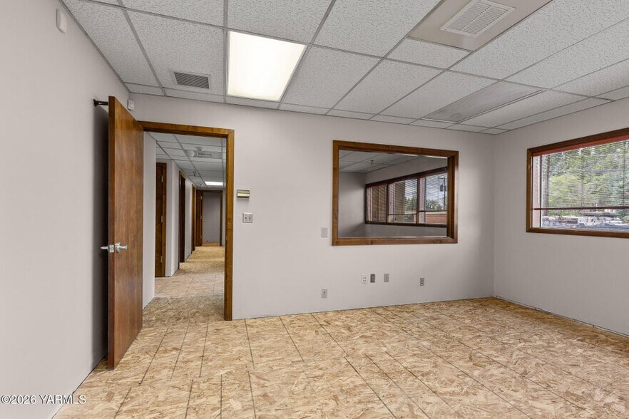 More Photos Of 303 S 12th Ave, Yakima Medical For Sale
