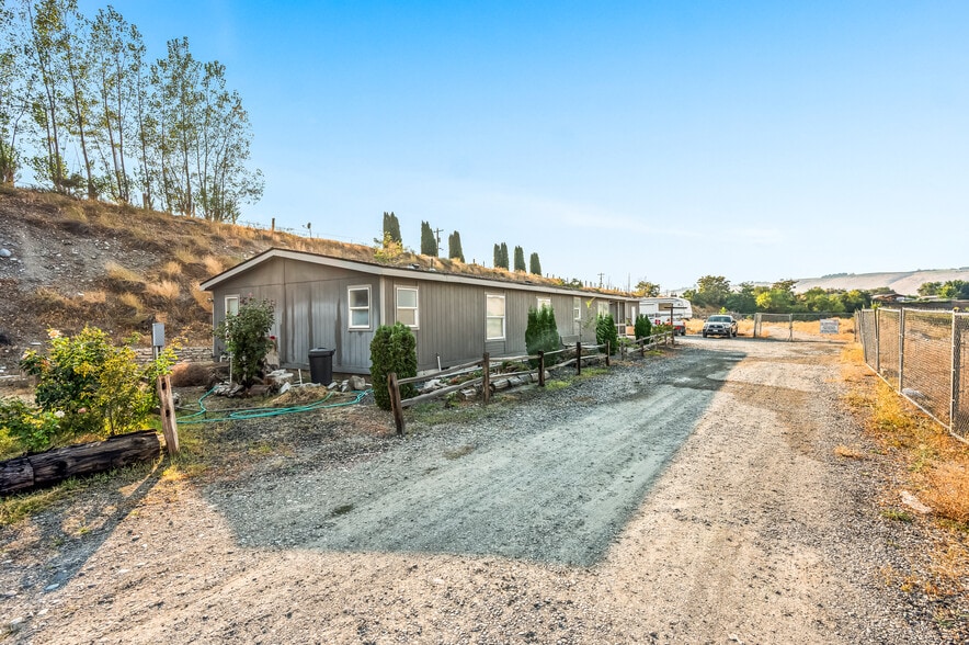 More Photos Of 401 Parkway Dr, Rock Island Manufactured Housing Mobile Home Park For Sale