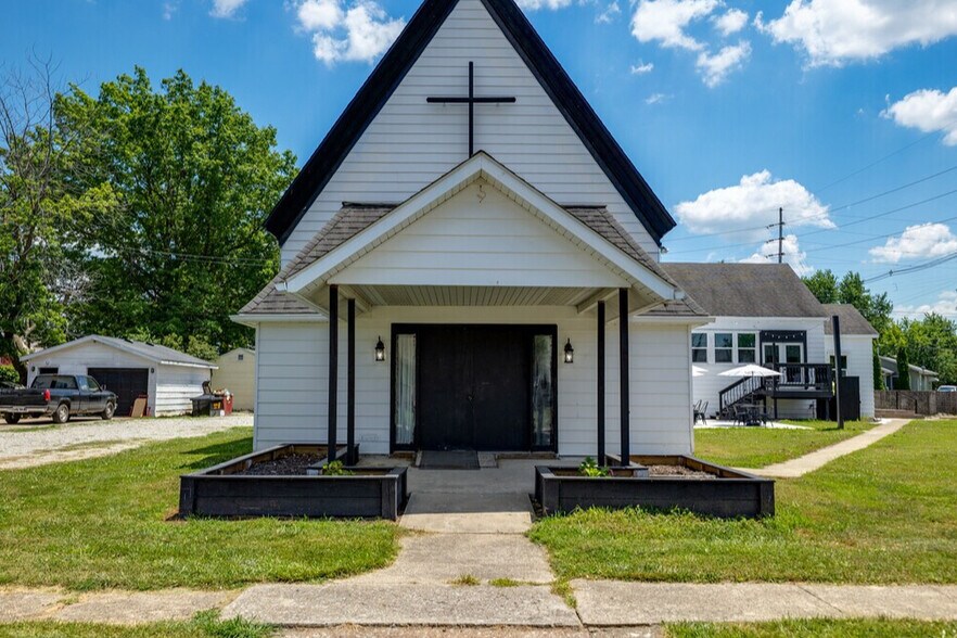 More Photos Of 206 W Spruce St, Gillespie Religious Facility For Sale