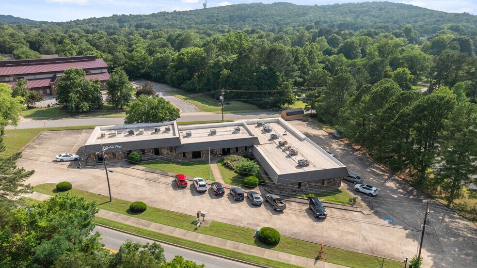 More Photos Of 2863 Old Missouri Rd, Fayetteville Office For Lease