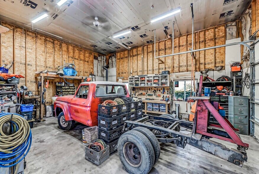 More Photos Of 768 Texas Palmyra Hwy, Hawley Specialty For Sale