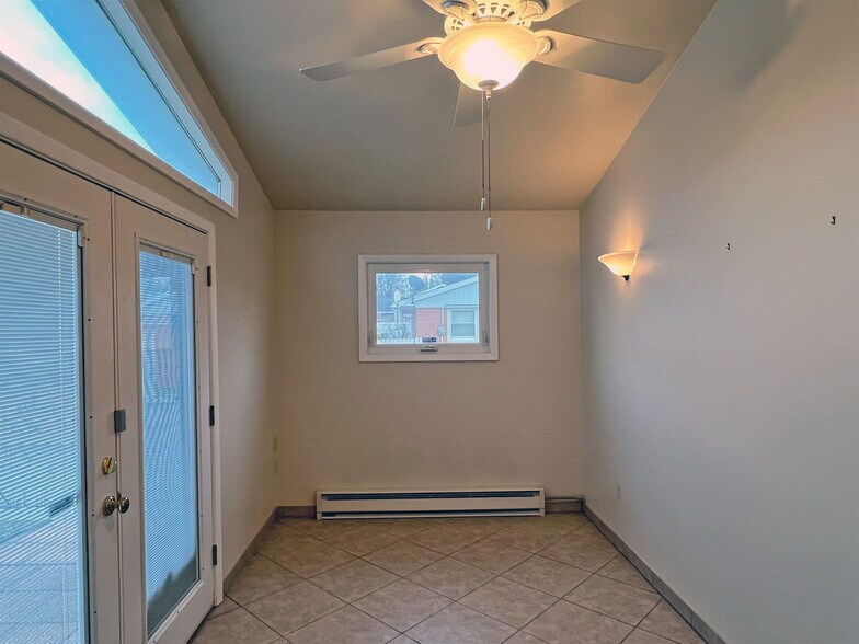 More Photos Of 3567 W 26th St, Erie Freestanding For Sale