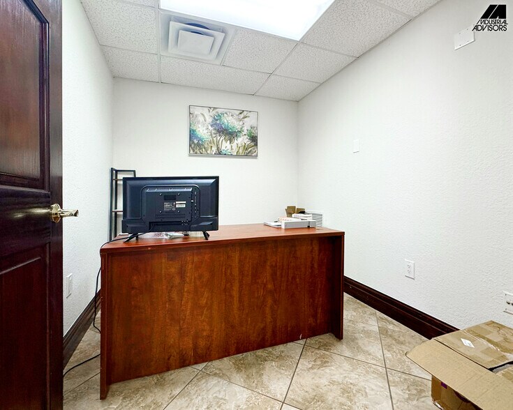More Photos Of 11379-11399 NW 122nd St, Medley Warehouse For Sale