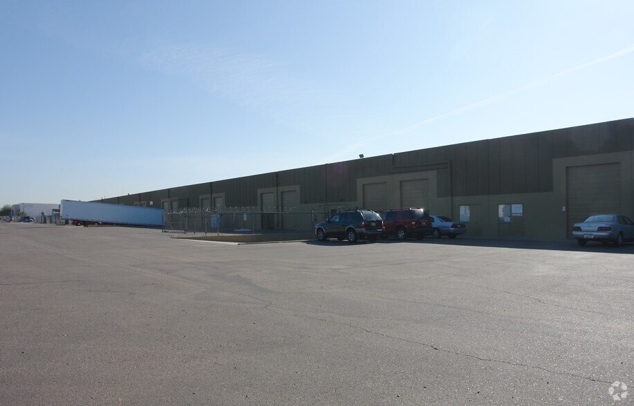 More Photos Of 5455 N 51st Ave, Glendale Warehouse For Lease