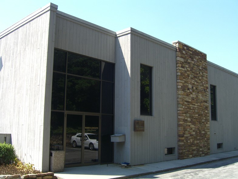 More Photos Of 3902-3904 Franklin Rd, Roanoke Office For Lease