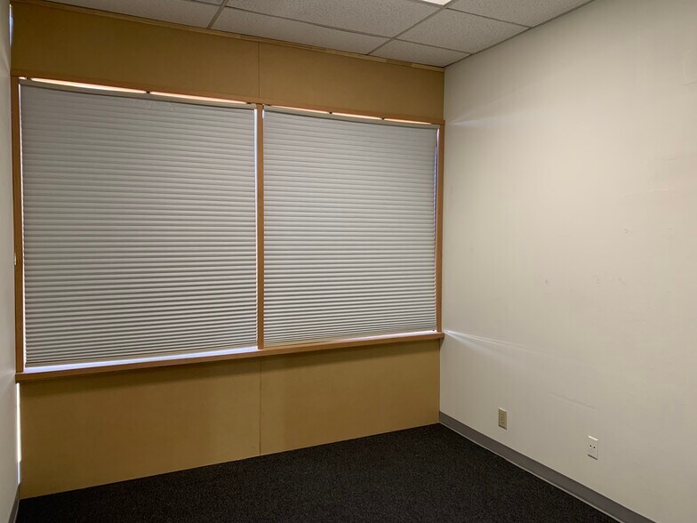 More Photos Of 7600 Benbrook Pky, Benbrook Warehouse For Lease